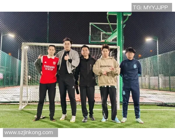 女生对足球明星的热爱与追星文化的深度剖析与探讨